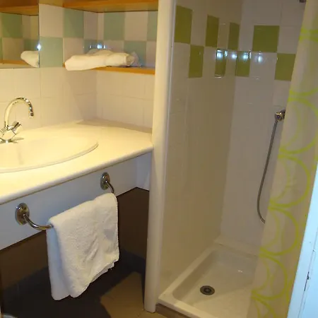 Le Pas De L'ours Aston