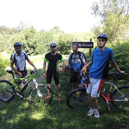 Le Pas De L'ours Aston