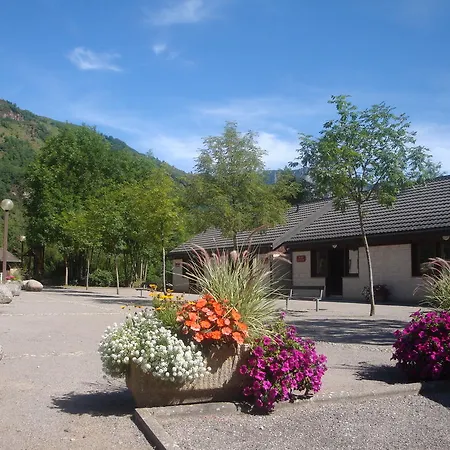 Le Pas De L'ours Aston