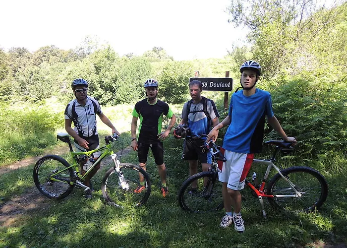 Le Pas De L'ours Aston